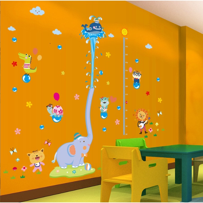 Decal trang trí tường - Thước đo chú voi cùng những người bạn