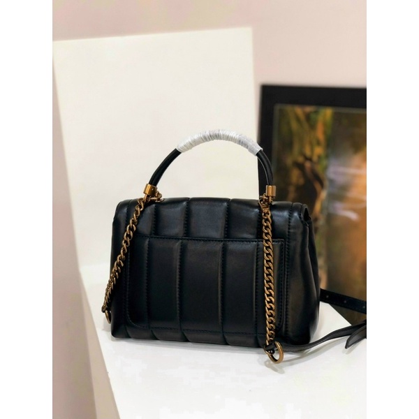 Túi Burch Kira Quilted ấn tượng