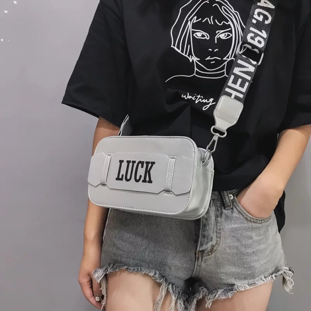 Túi đeo chéo luck