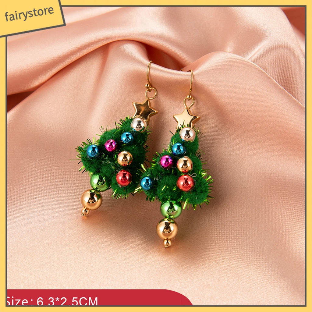 Đôi khuyên tai thiết kế hình giáng sinh đáng yêu