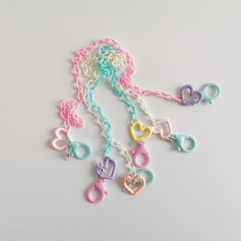 Dây đeo mắt kính phối trái tim màu sắc ngọt ngào