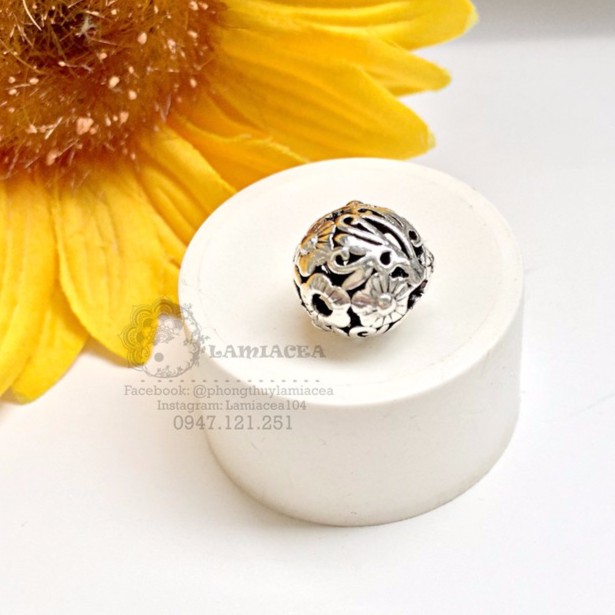 Charm cầu bạc khắc hoa 8mm