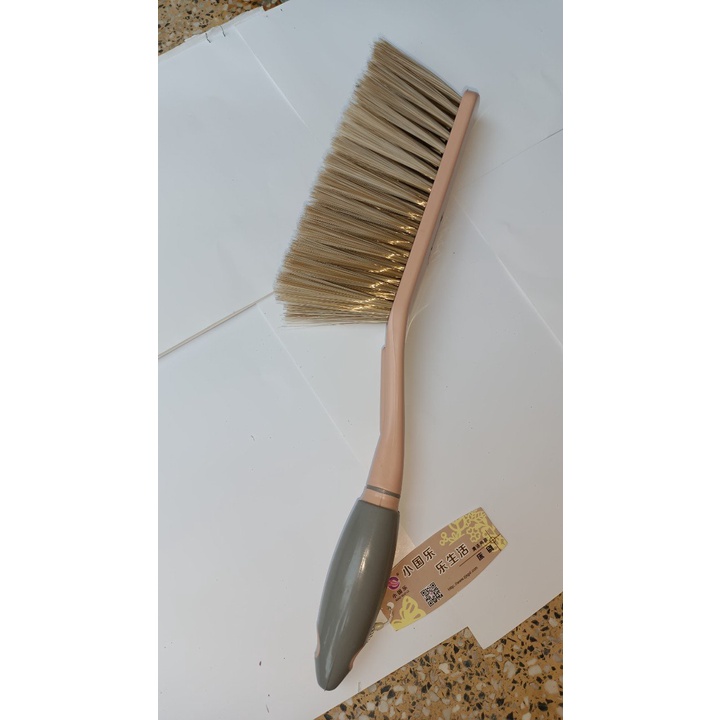 Chổi nhựa phủi bàn Bida, lau dọn góc cầu thang