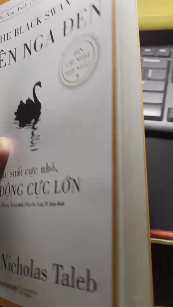 Sách - Thiên nga đen 299K | BigBuy360 - bigbuy360.vn