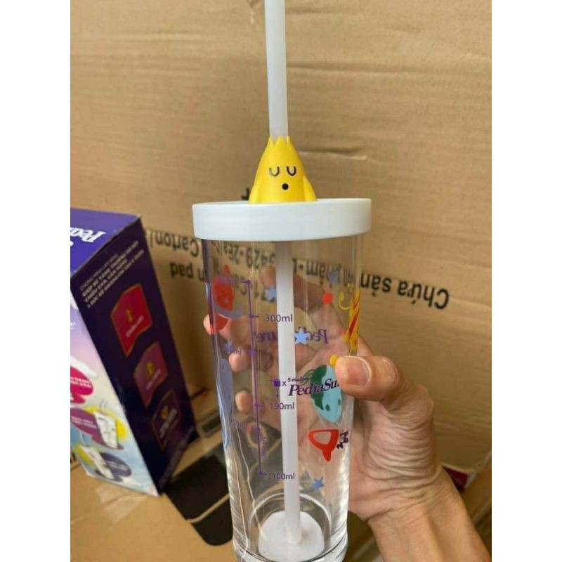 Ly chia vạch đổi màu kèm ống hút cho bé