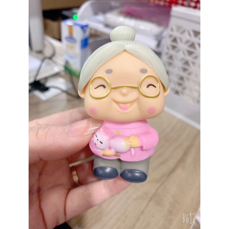 5 cụ ông,cụ bà trang trí bánh kem