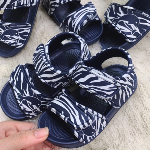 Giày sandal xịn- sale lỗ thu vốn