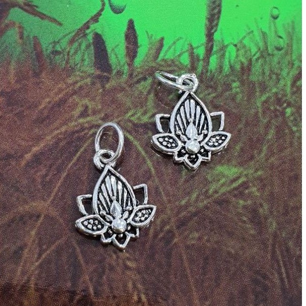 Charm bạc treo hoa sen - bạc 925