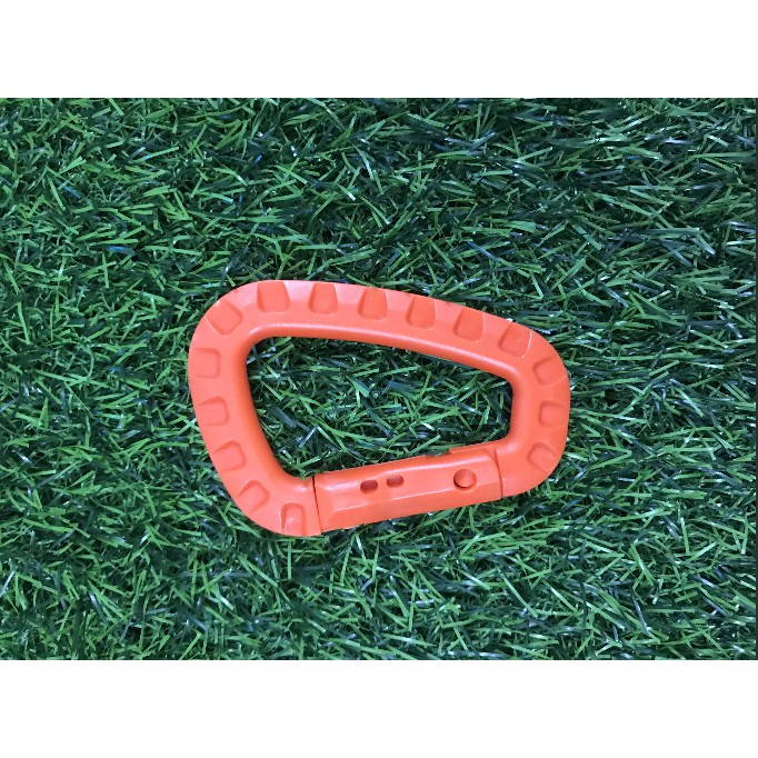 Móc treo khoá treo đồ EDC chữ D nhựa ABS