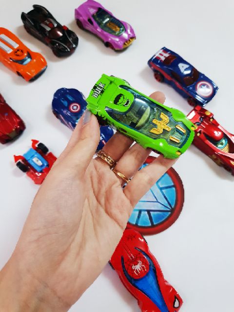 Set 10 xe sắt siêu anh hùng loại đẹp