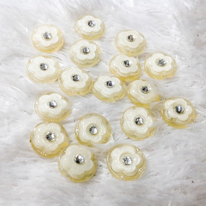 Cúc áo hoa mai nhụy đính đá xoàn nút 3d siêu đẹp size 1.5cm