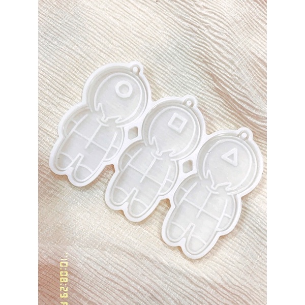 Khuôn silicon làm móc khoá handmade resin Squid Game