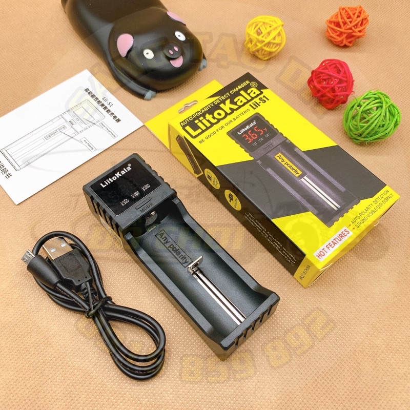 Bộ sạc pin LiitoKala Lii S1 - Sạc được hầu hết các loại pin dạng trụ AA AAA 18650 26650