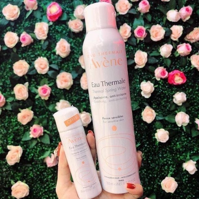 Xịt khoáng Avene có sẵn