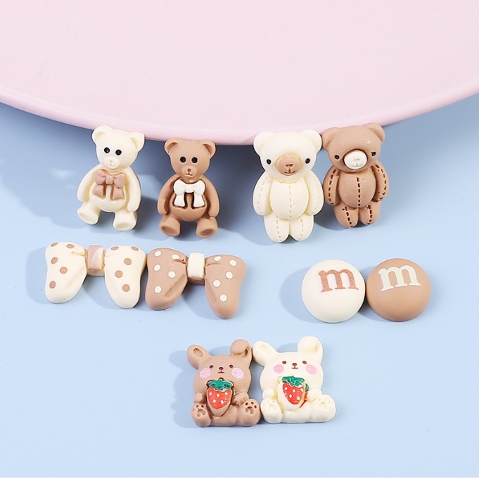 Sticker jibbitz hình gấu nâu, kuromi, cinnamoroll tông màu chocolate nâu và trắng gắn dép sục Crocs