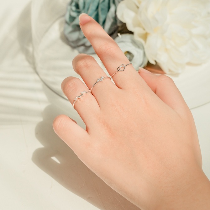 Nhẫn Tay Bạc Blue Peach Vô Cực Xoắn Trơn NT331