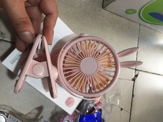 Quạt kẹp bàn mini siêu mạnh