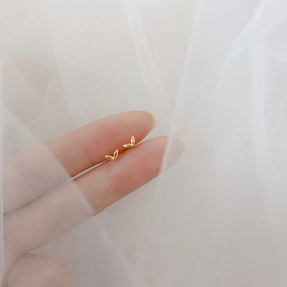 Khuyên Tai Hình Chiếc Lá Nhỏ Nhắn Dễ Thương Cho Nữ