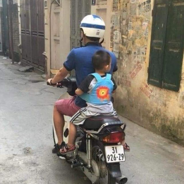 Đai xe máy ba lô cho bé
