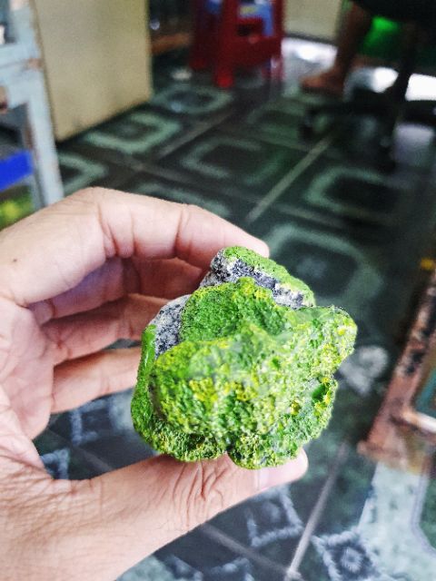 ĐÁ NỔI TREO DÀI 8CM RỘNG 5CM TRANG TRÍ HỒ CÁ NON BỘ