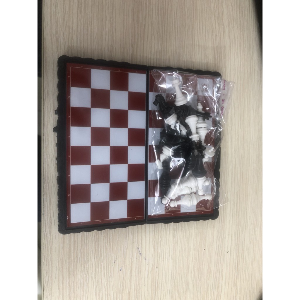 Bộ cờ vua bằng nhựa mini 20x20 mã 2001