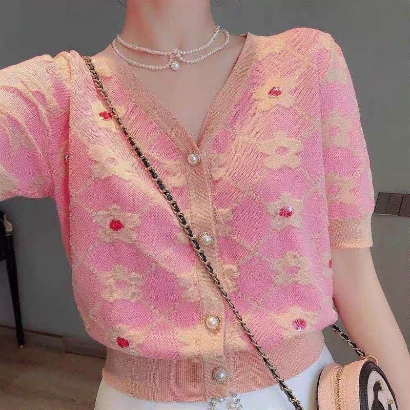 Áo len cardigan thêu hoa đính sequin ngắn tay màu hồng