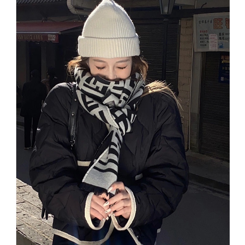 Áo Khoác Mỏng Dáng Ngắn Màu Đen Thời Trang Mùa Đông Cho Nữ