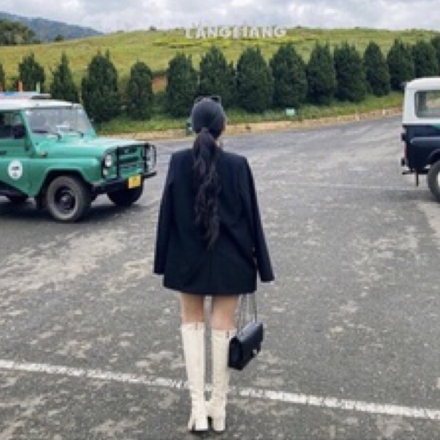 Áo blazer màu đen của Chushopee | BigBuy360 - bigbuy360.vn