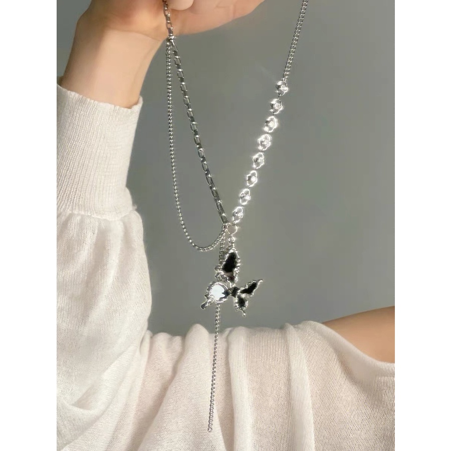 Dây Chuyền Mặt Hình Bướm Màu Đen Thời Trang 19A1764