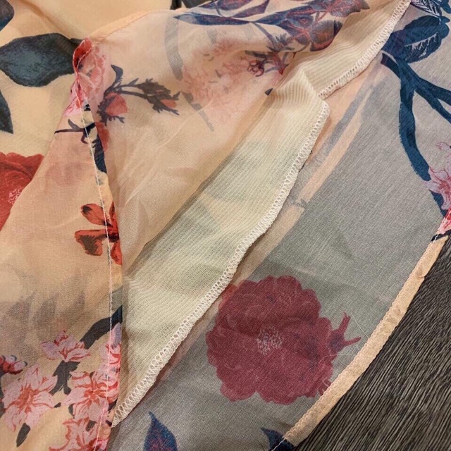 Áo sơ mi lệch vai nư giá 330k/1c