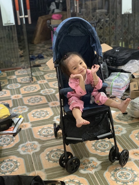 Xe đẩy gấp gọn như balo siêu nhẹ đẹp babythrone