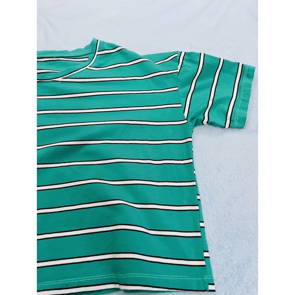 Áo croptop sọc ngang form rộng mới 90% - thanh lý pass áo 2hand