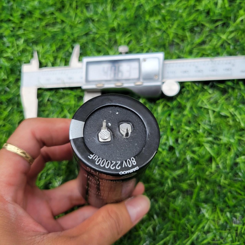 Tụ Lọc Nguồn 80v 22000uF kích thước 4cm X 7cm