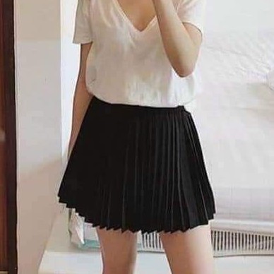 Chân váy xếp li nhỏ Bing cạp cao dáng ngắn màu đen | BigBuy360 - bigbuy360.vn