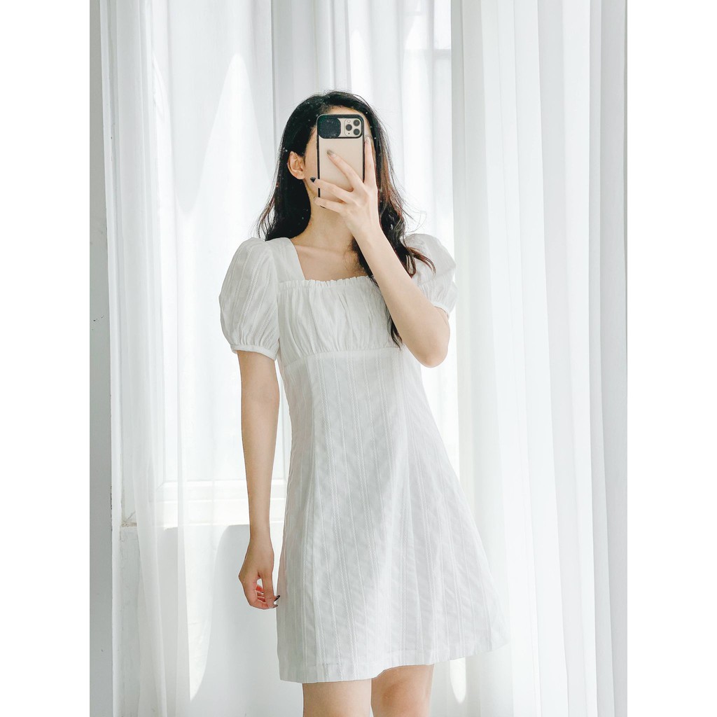 [Mã SKAMA06 giảm 8% tối đa 50K đơn 250K] Váy Chất Vải Đũi Ren Màu Trắng Dáng Cổ Vuông Có Nhún Ngực [Madelen]