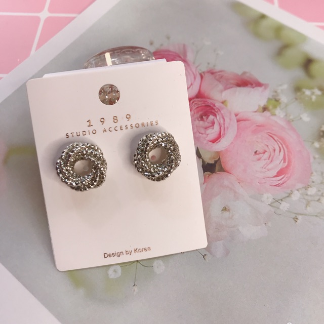 Bông tai tròn dạng xoắn