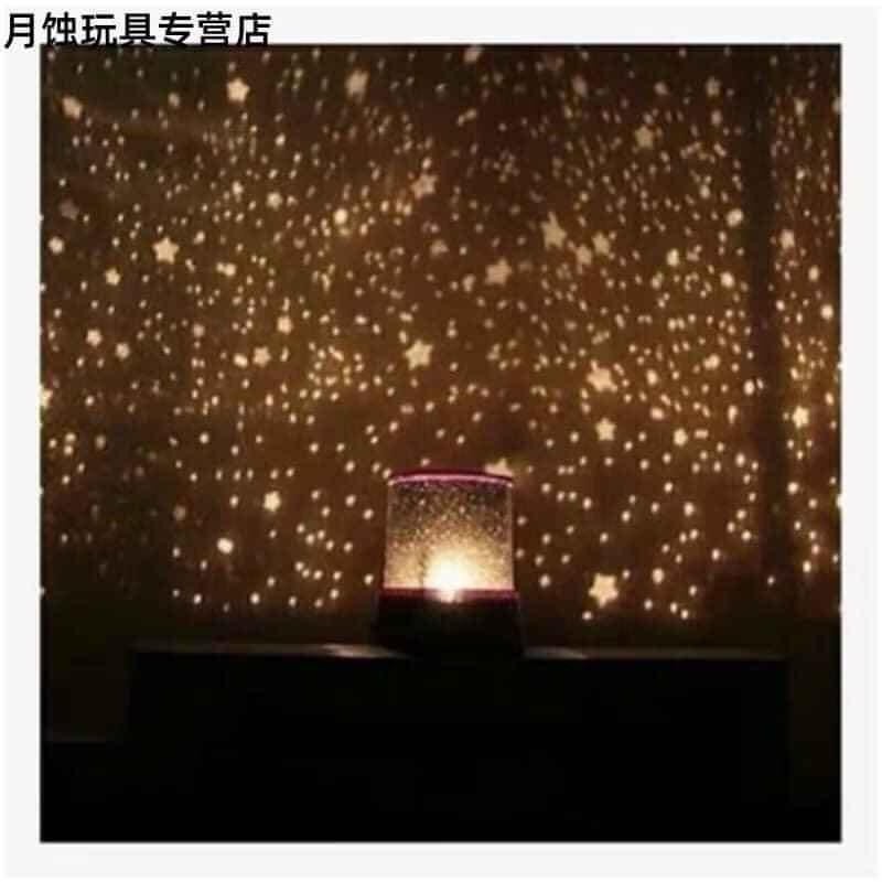 Đèn ngủ chiếu ngàn sao 4 bóng LED hình trụ chiếu sáng hình trời sao - T2K Max