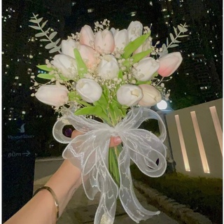 Hoa cưới Tulip cầm tay cô dâu, Hoa cưới tulip phối hoa bi cao cấp