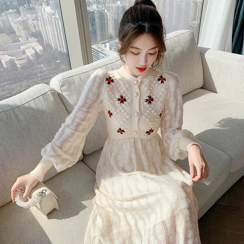 Đầm len dài qua gối thêu họa tiết thời trang mùa thu mới cho nữ 2021