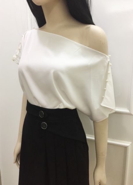 [Mã FAMAYWA giảm 10K đơn 50K] Áo lụa thiết kế lệch vai mặc 2 kiểu m12 | BigBuy360 - bigbuy360.vn