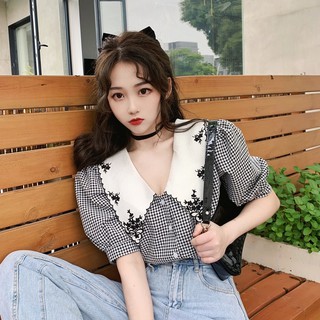 (ORDER) Áo sơ mi nữ cổ bẻ trắng thêu hoa tay bồng búp bê sọc caro đen trắng đáng yêu điệu đà