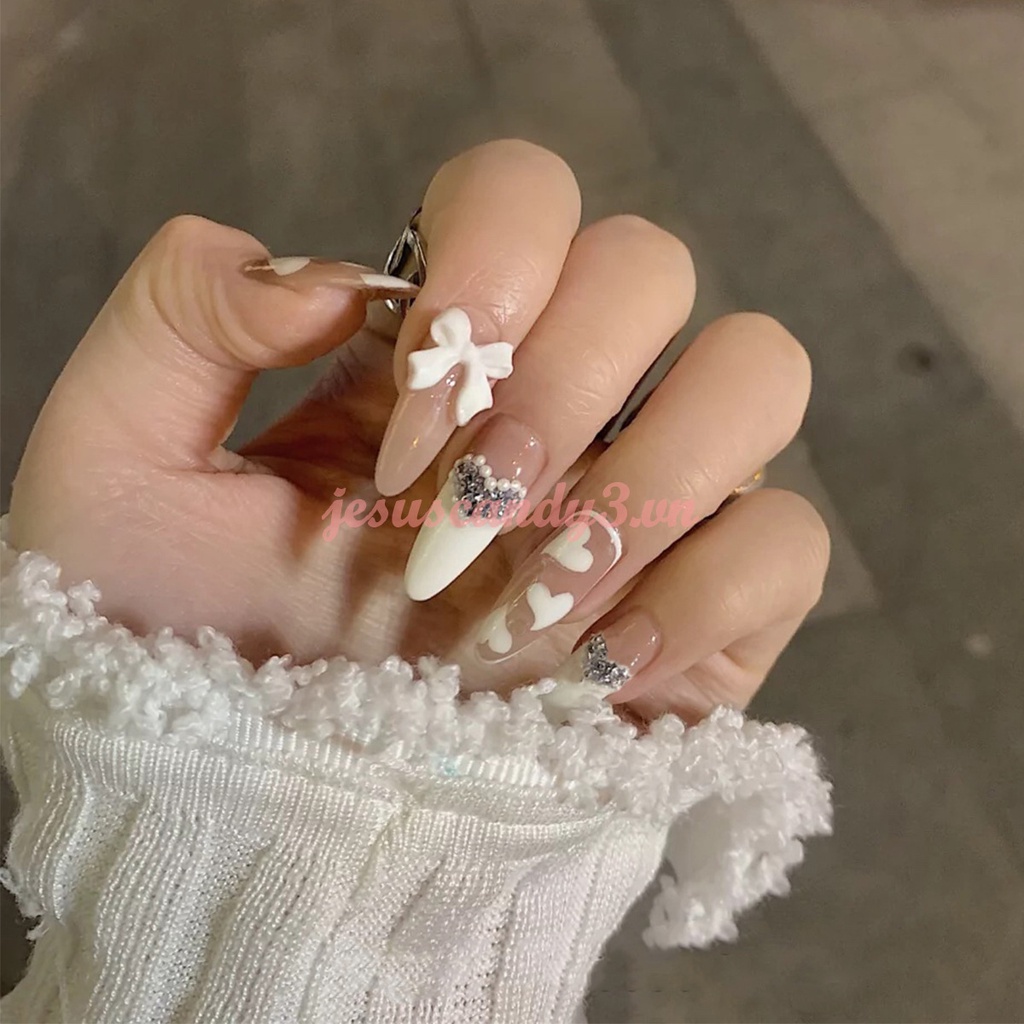 Set 24 móng tay giả đầu nhọn màu trắng in họa tiết độc đáo xinh xắn / Móng Tay Giả Keo Dán Hai Mặt