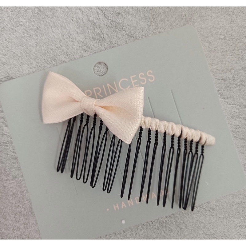 Lược Cài Tóc Nơ Cao Cấp Màu Hồng, Be, Đỏ Ngọt Ngào Đơn Giản Xinh Xắn Cho Bé Gái - Phụ Kiện Tóc Cho Bé Dễ Thương