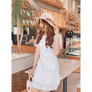 ĐẦM TRẮNG HOA CÚC CỔ VUÔNG