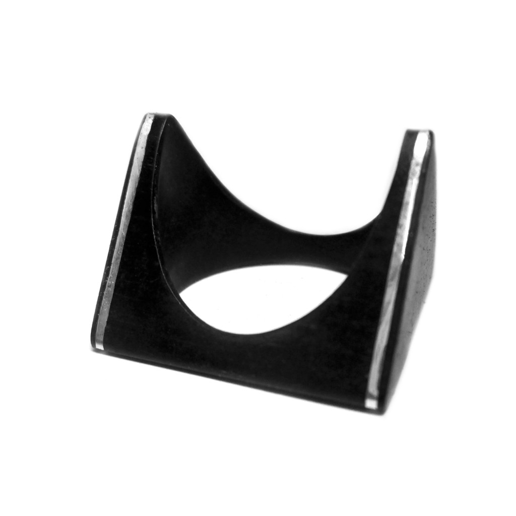 Nhẫn Gỗ mun Sừng cẩn bạc với thiết kế phá cách dạng tam giác