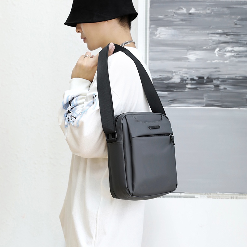 Túi Xách Du Lịch Chống Thấm Nước Thiết Kế Mới Kiểu Dáng Đơn Giản Tiện Lợi Dễ Sử Dụng Cho Nam