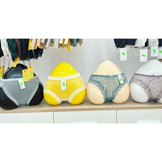 Manocanh mặc quần lót