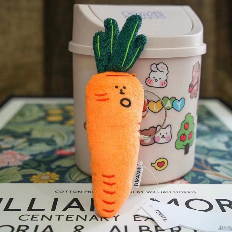 Móc Khóa Hình Củ Cà Rốt Nhồi Bông Dễ Thương