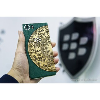 Skin dán da Blackberry Key One dán da lưng xanh ghép trống đồng bán nguyệt gold