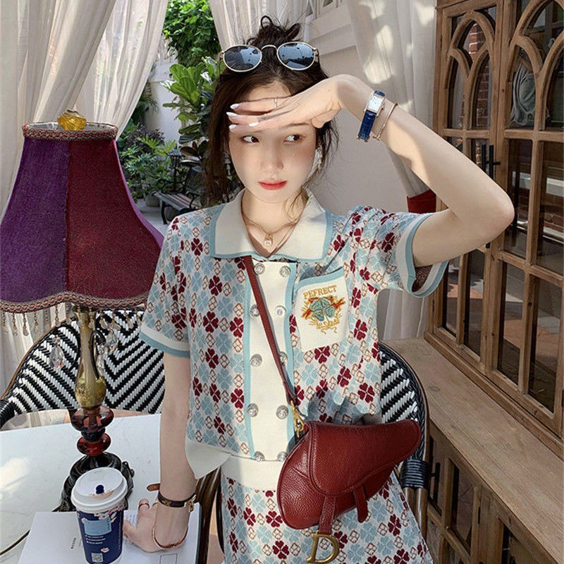 Set Áo Ngắn Tay Và Chân Váy Dài Thời Trang Dành Cho Nữ